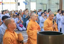 Hơn 1.300 người quy y Tam Bảo tại đại lễ Phật Thành Đạo 2024