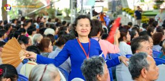 Những hình ảnh cảm động của các cô bác công quả đại lễ Thành Đạo 2024