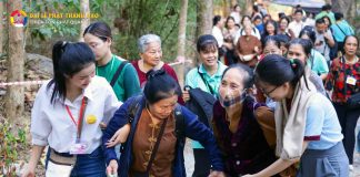 Những đôi tay phụng sự trong đại lễ Thành Đạo 2024