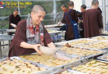 P6 – Hương vị Tết tại Thiền Tôn Phật Quang: Mứt chuối + Mứt khoai