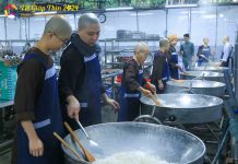 P2 – Hương vị Tết tại Thiền Tôn Phật Quang: Mứt dừa