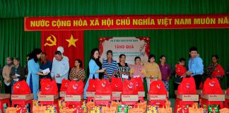 BRVT: Hội Từ Thiện Thiền Tôn Phật Quang trao 250 suất quà tết cho các hộ nghèo tại Xã Sông Xoài