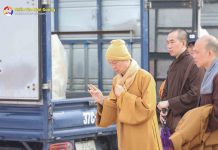 Nghệ An: Chùa Viên Quang phóng sinh hơn 12 tấn cá xuống dòng sông Lam