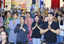 Hà Nội: Lễ quy y Tam Bảo thiêng liêng tại khóa thiền Pháp Vân
