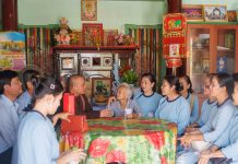 TP.HCM: Hội Từ Thiện Thiền Tôn Phật Quang thăm Mẹ VNAH tại xã Trung Lập Thượng, huyện Củ Chi